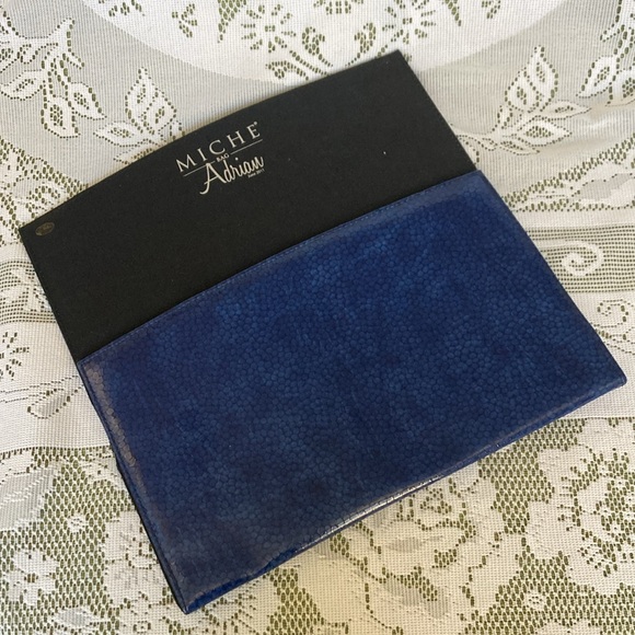 MICHE Classic Shell. Measures 18”x11.5. Fits Classic Base 5.75”x6.5”x11.75”. - Picture 2 of 2